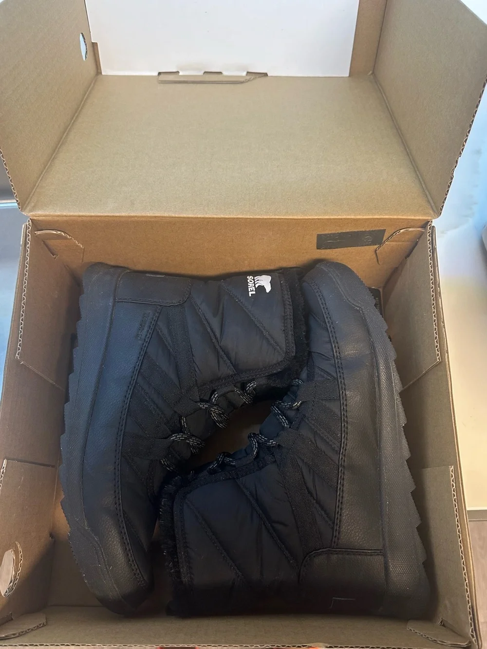 Macy's Sorel Women’s Black Fur-Trim Lace-Up Winter Boot size 8